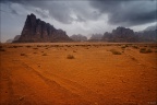 Wadi-Rum-Wolken-Sand-Weg